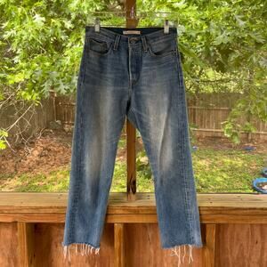 Levi’s Women's Wedgie Straight Jeans Light Wash Button Fly Size 26